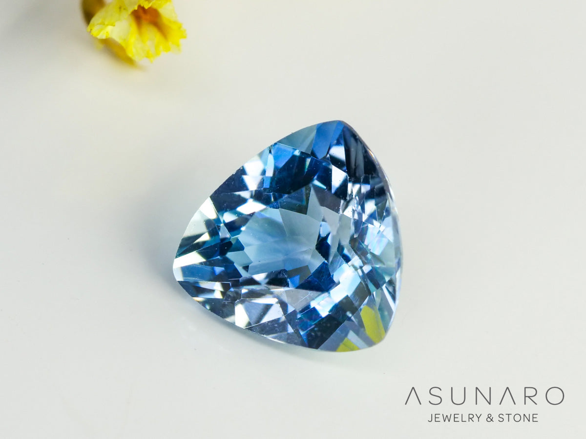 インペリアルブルーアパタイト　トリリアントカット　 マダガスカル産　1.00ct　【240312-2074】