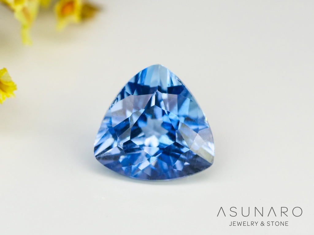 インペリアルブルーアパタイト　トリリアントカット　 マダガスカル産　1.07ct　【240312-2089】