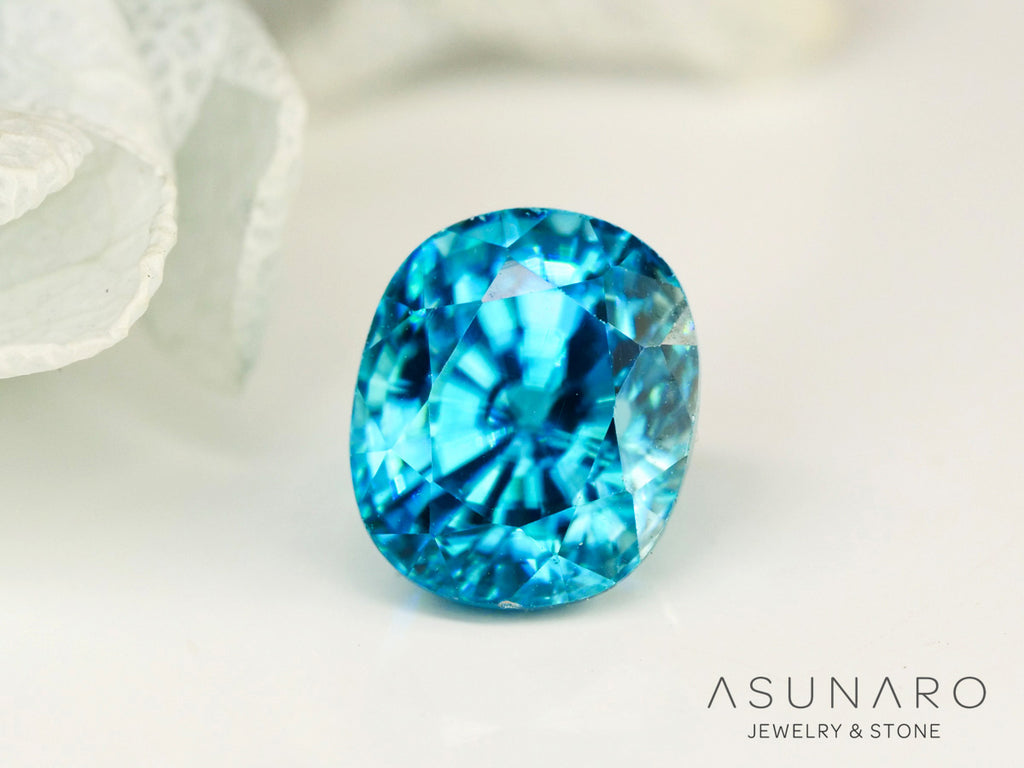 ブルージルコン　ラタナキリブルー　クッションカット　2.55ct　カンボジア産　【240502-2090】