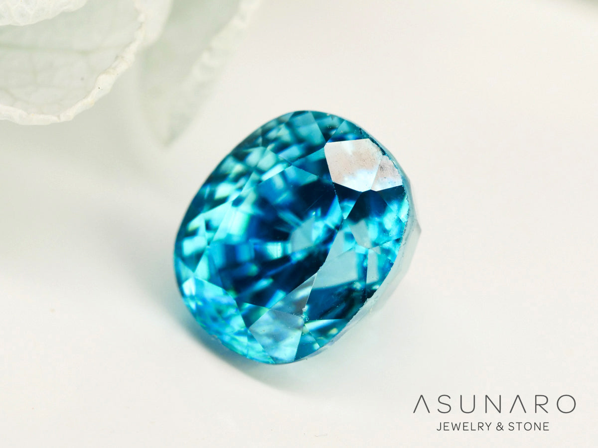 ブルージルコン　ラタナキリブルー　クッションカット　2.55ct　カンボジア産　【240502-2090】