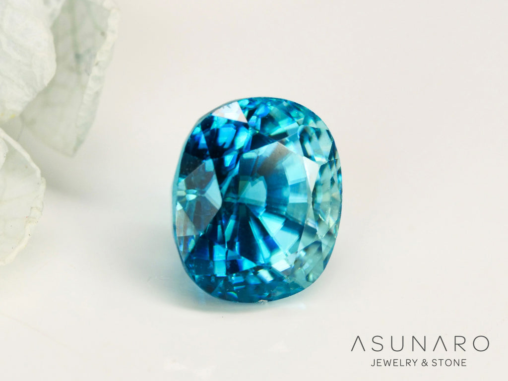 ブルージルコン　ラタナキリブルー　クッションカット　2.55ct　カンボジア産　【240502-2090】