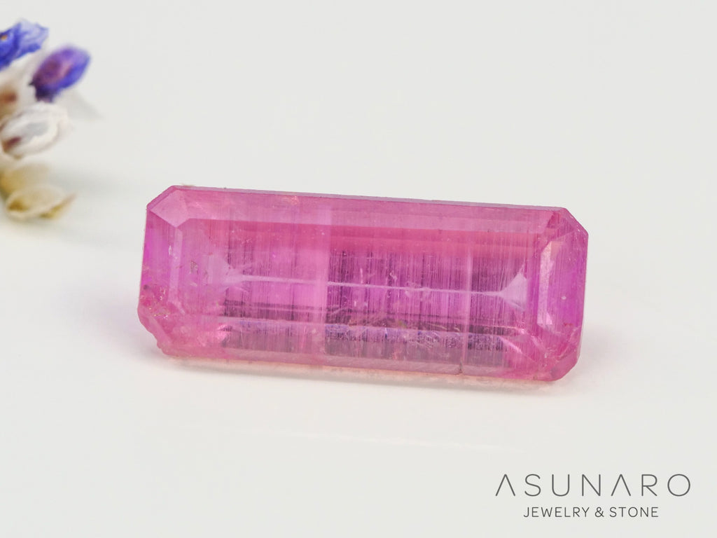 ペツォッタイト　エメラルドカット　マダガスカル産 　0.72ct【230403-433】