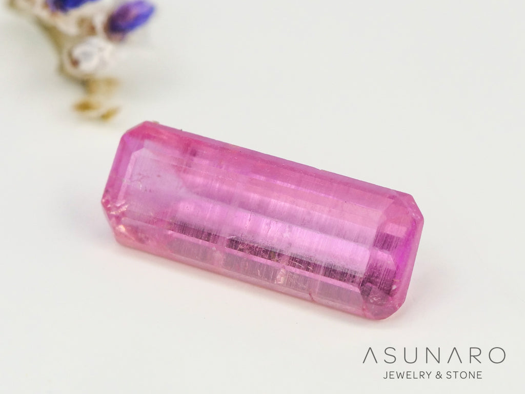 ペツォッタイト　エメラルドカット　マダガスカル産 　0.72ct【230403-433】