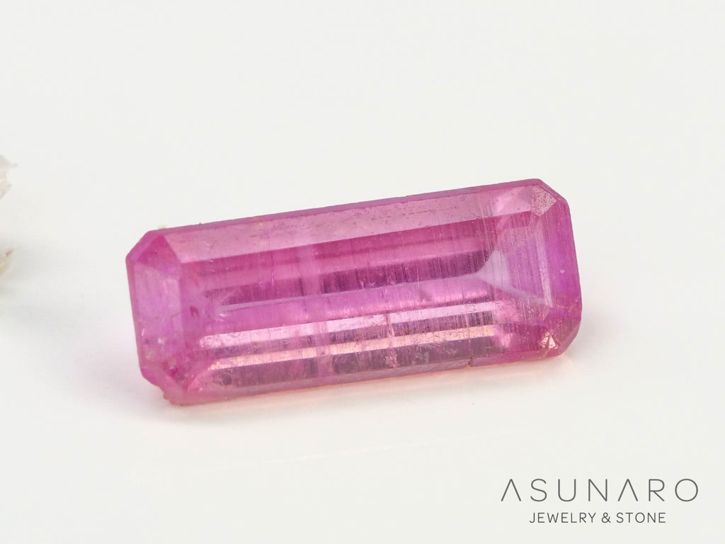 ペツォッタイト　エメラルドカット　マダガスカル産 　0.72ct【230403-433】