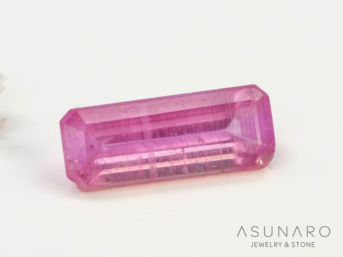 ペツォッタイト　エメラルドカット　マダガスカル産 　0.72ct【230403-433】