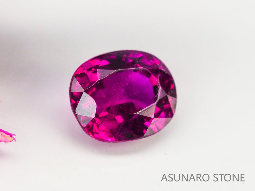 ピジョンブラッドルビー　オーバルカット　 タイ産　0.31ct　鑑別書付【240221-2110】