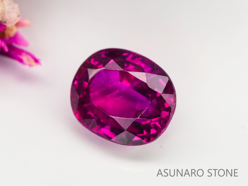 ピジョンブラッドルビー　オーバルカット　 タイ産　0.31ct　鑑別書付【240221-2110】