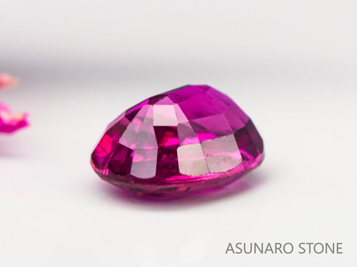 ピジョンブラッドルビー　オーバルカット　 タイ産　0.31ct　鑑別書付【240221-2110】