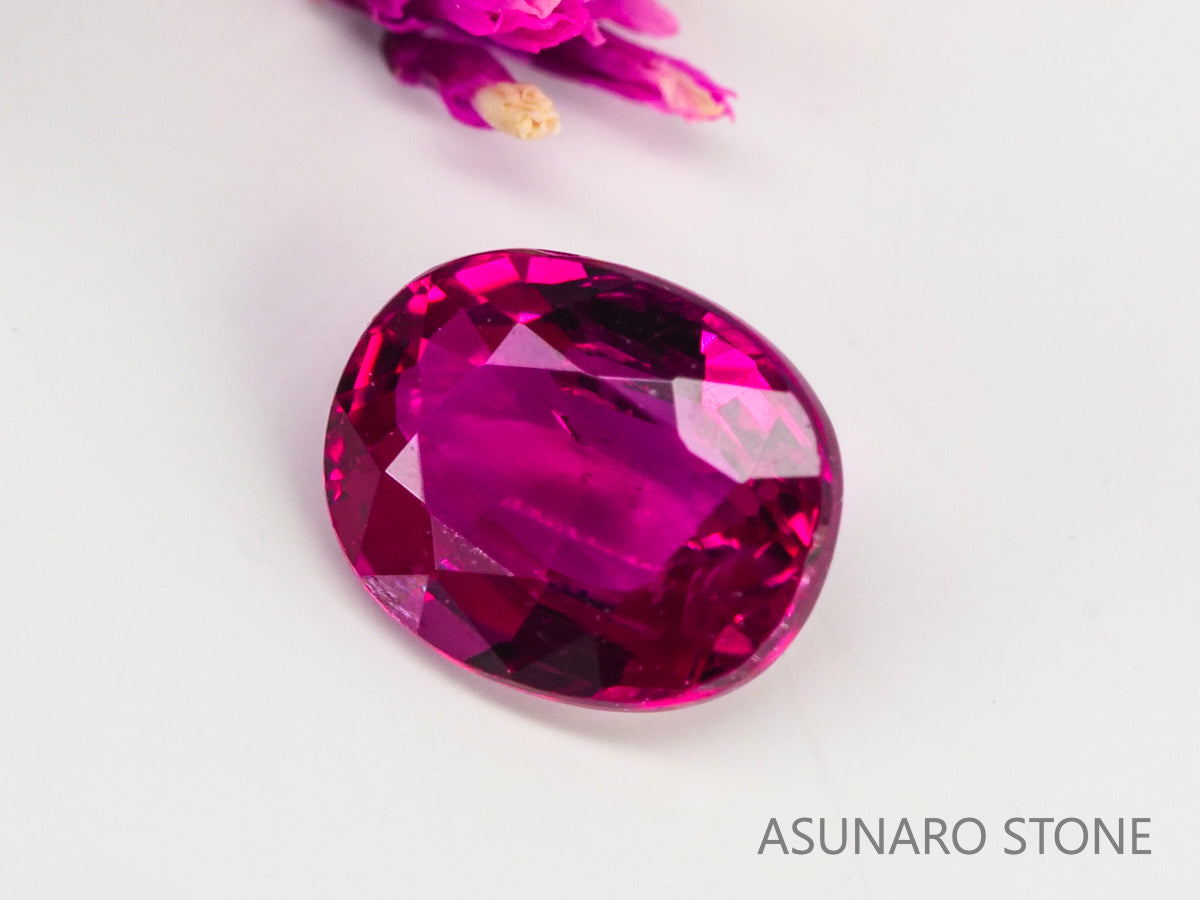 ピジョンブラッドルビー　オーバルカット　 タイ産　0.39ct　鑑別書付【240221-2112】