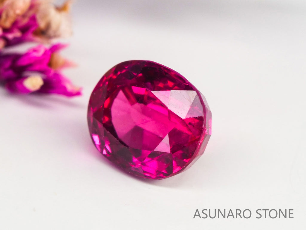 ピジョンブラッドルビー　オーバルカット　 タイ産　0.70ct　鑑別書付【240221-2115】