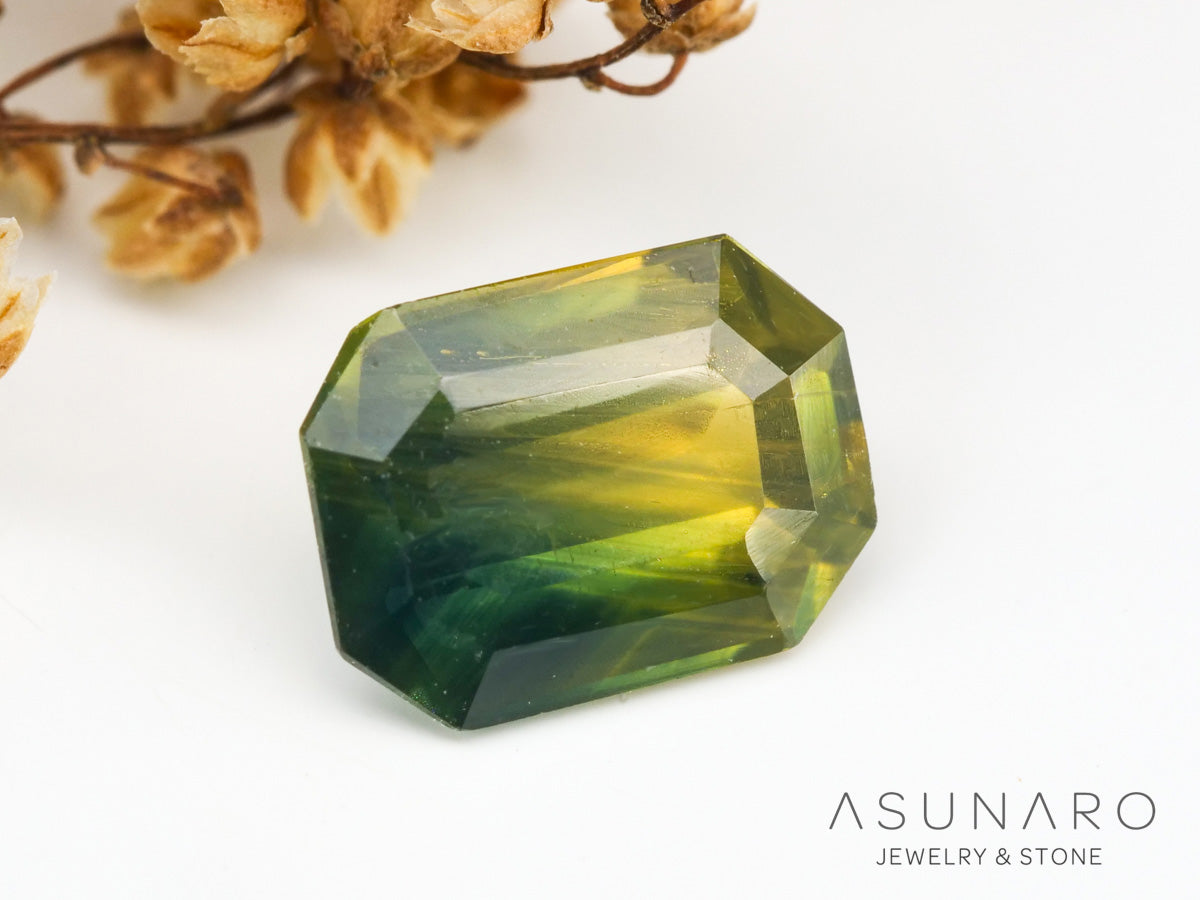 バイカラーサファイア 　エメラルドカット　 スリランカ産　0.56ct【240401-2118】