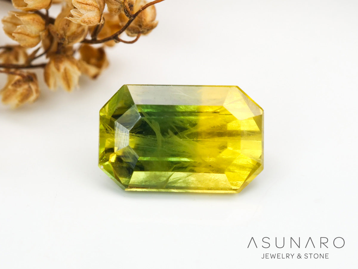 バイカラーサファイア 　エメラルドカット　 スリランカ産　0.88ct【240401-2119】