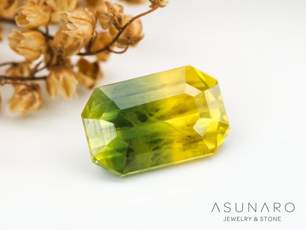 バイカラーサファイア 　エメラルドカット　 スリランカ産　0.88ct【240401-2119】