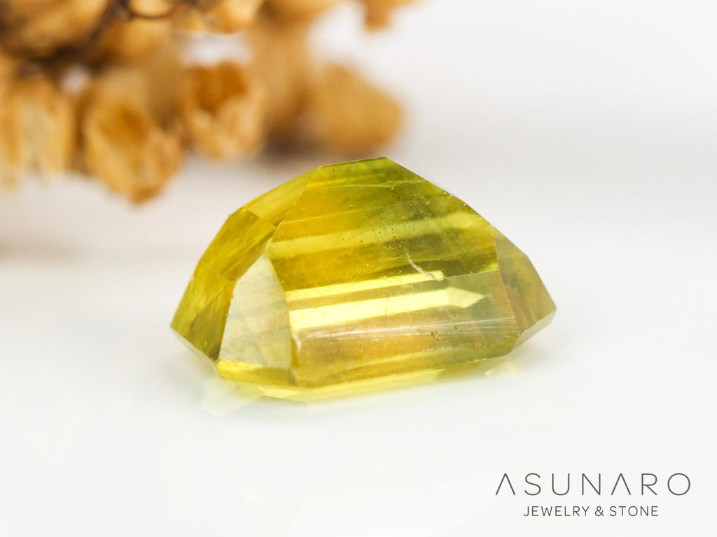 バイカラーサファイア 　エメラルドカット　 スリランカ産　0.60ct【240401-2121】