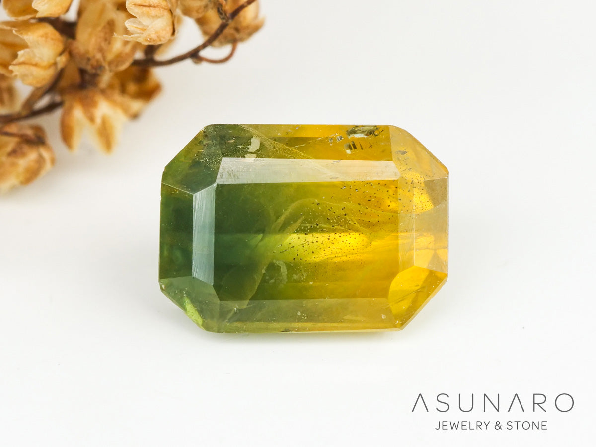 バイカラーサファイア 　エメラルドカット　 スリランカ産　0.90ct【240401-2124】