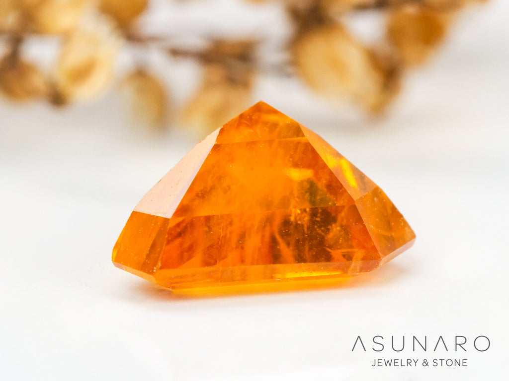 バイカラーサファイア 　トリリアントカット　 スリランカ産　0.74ct【240401-2127】