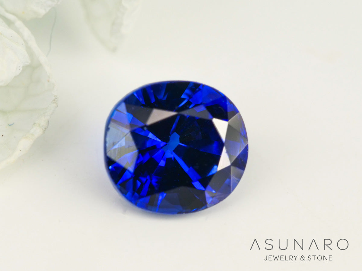 ロイヤルブルーサファイア 　オーバルカット スリランカ産　0.61ct　鑑別書付【240507-2135】