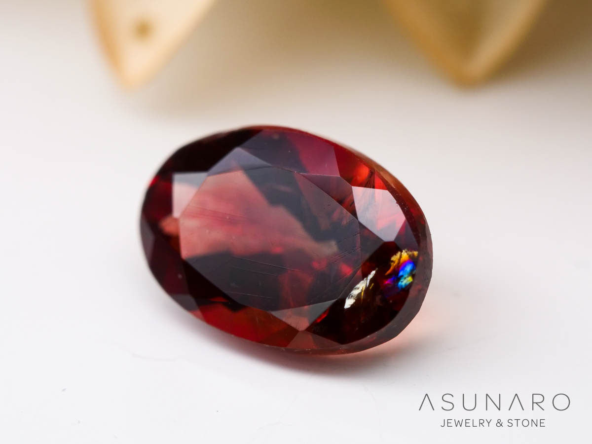 レッドラブラドライト オーバルカット エチオピア産 0.43ct【241023
