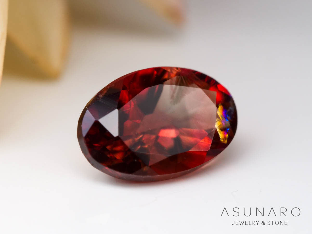 レッドラブラドライト オーバルカット エチオピア産 0.43ct【241023
