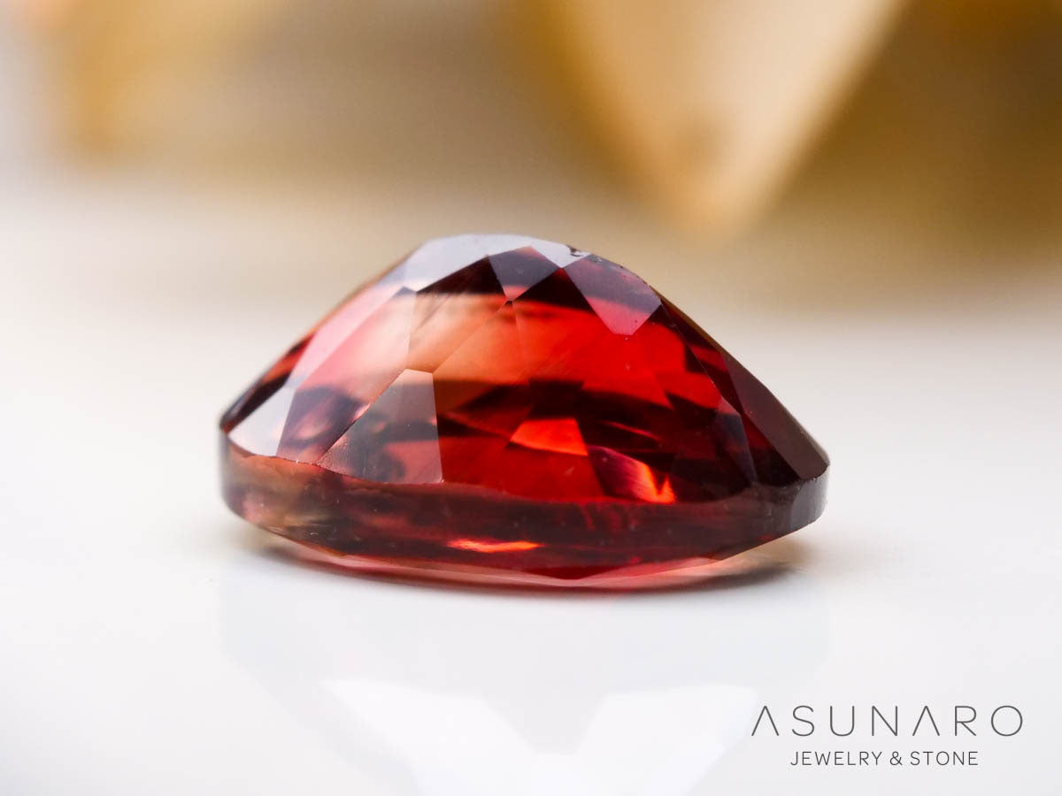 レッドラブラドライト　オーバルカット　エチオピア産　0.43ct【241023-2412】