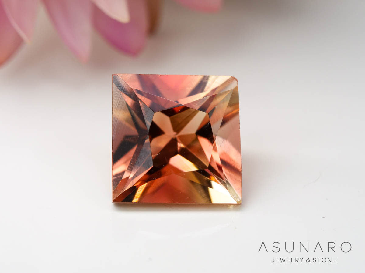 バイカラーラブラドライト　プリンセスカット　エチオピア産　1.37ct【241023-2415】