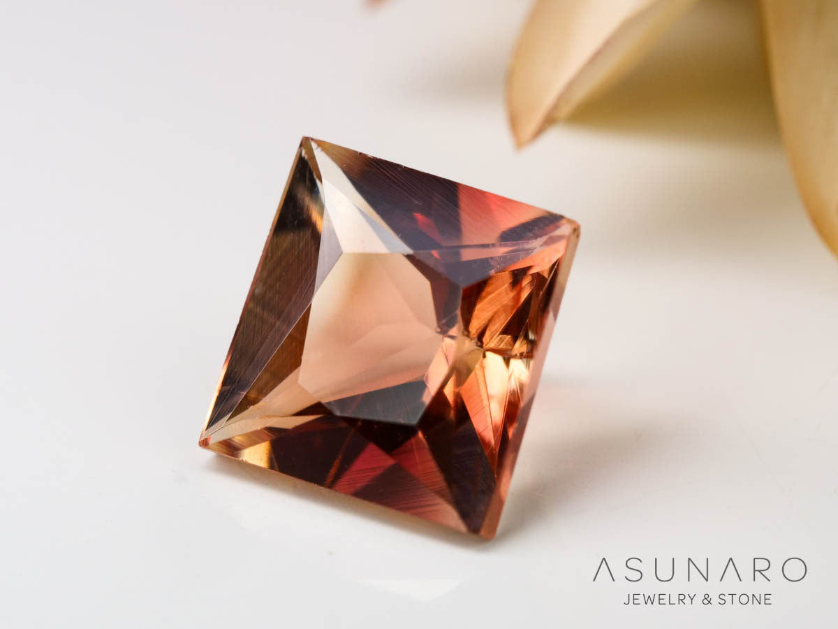 バイカラーラブラドライト　プリンセスカット　エチオピア産　1.37ct【241023-2415】