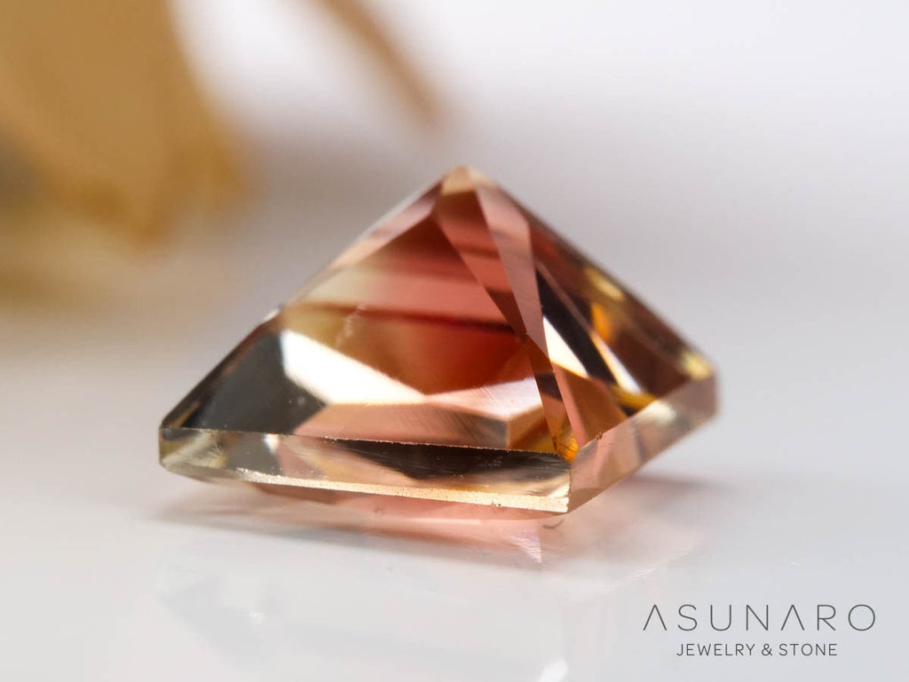 バイカラーラブラドライト　プリンセスカット　エチオピア産　1.37ct【241023-2415】