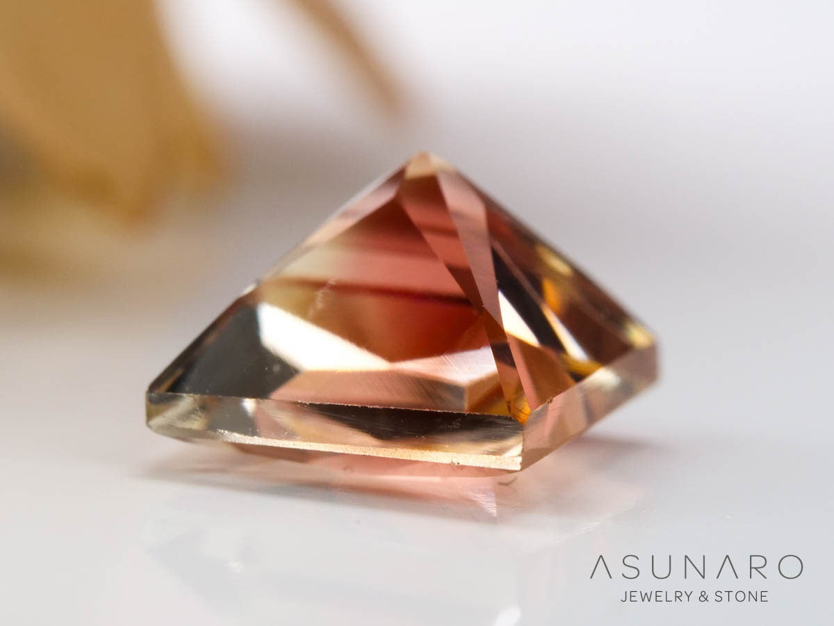 バイカラーラブラドライト　プリンセスカット　エチオピア産　1.37ct【241023-2415】