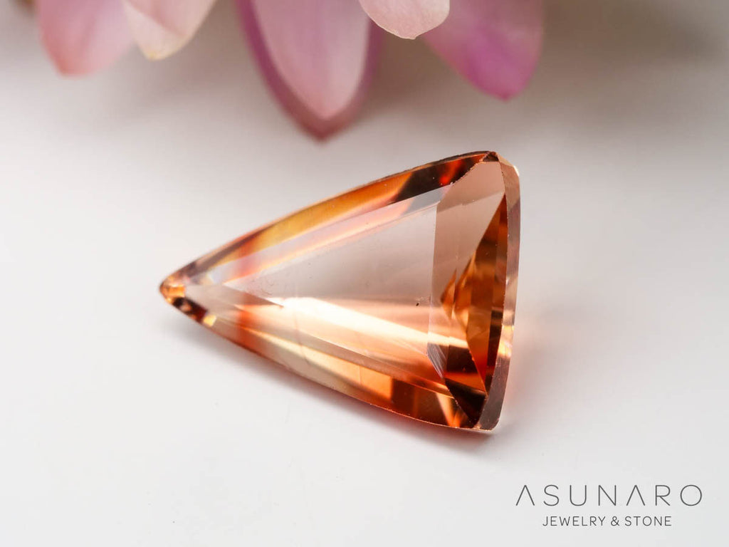 バイカラーラブラドライト　トリリアントカット　エチオピア産　0.78ct【241023-2419】