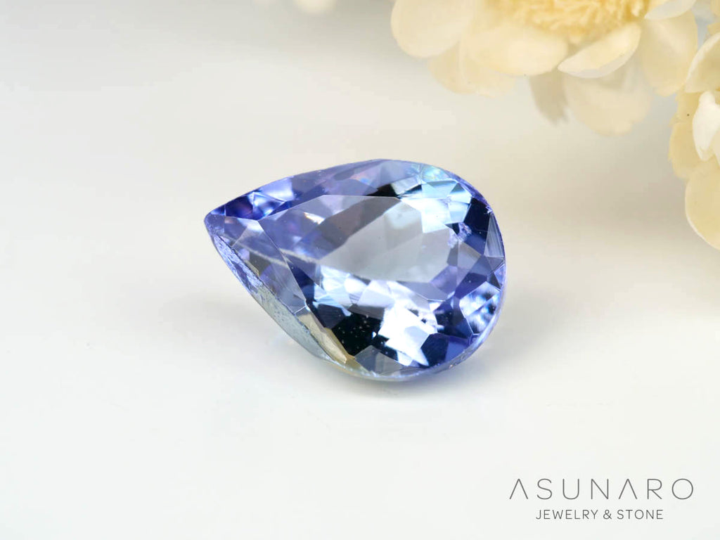 バイカラーゾイサイト（タンザナイト）ペアシェイプ　タンザニア産　1.07ct【241211-2396】