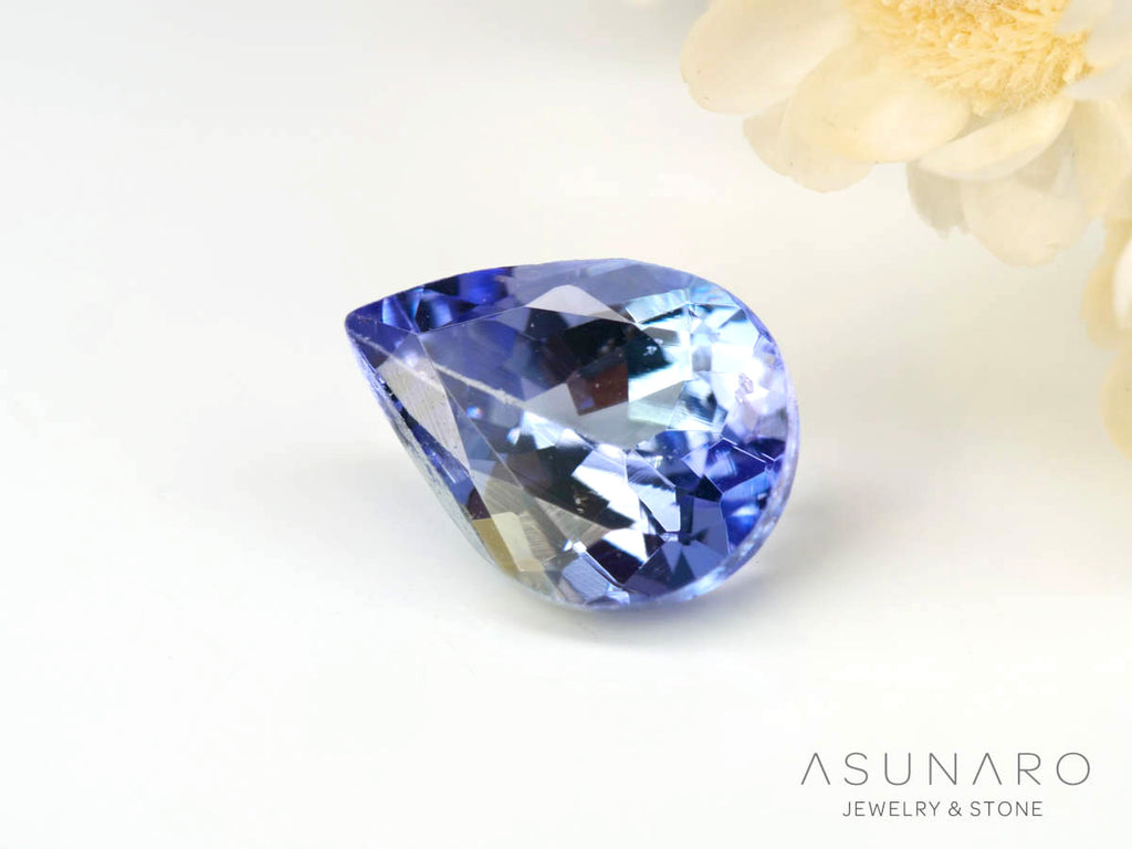 バイカラーゾイサイト（タンザナイト）ペアシェイプ　タンザニア産　1.07ct【241211-2396】