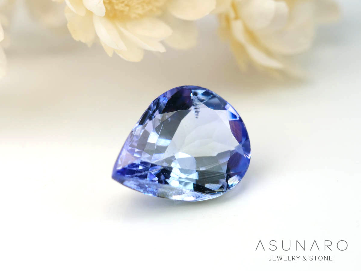 バイカラーゾイサイト（タンザナイト）ペアシェイプ　タンザニア産　1.07ct【241211-2396】