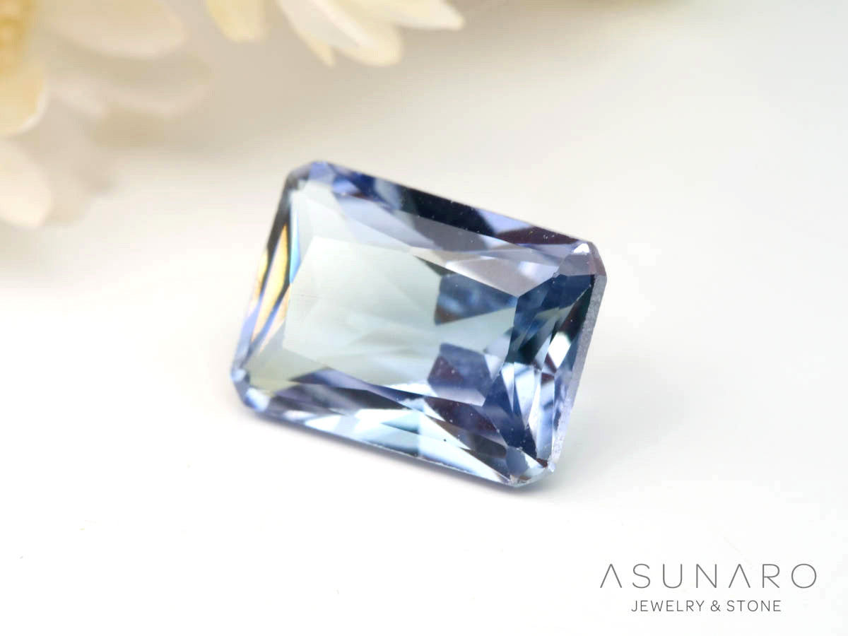 バイカラーゾイサイト（タンザナイト）エメラルドカット　タンザニア産　0.96ct【241211-2398】