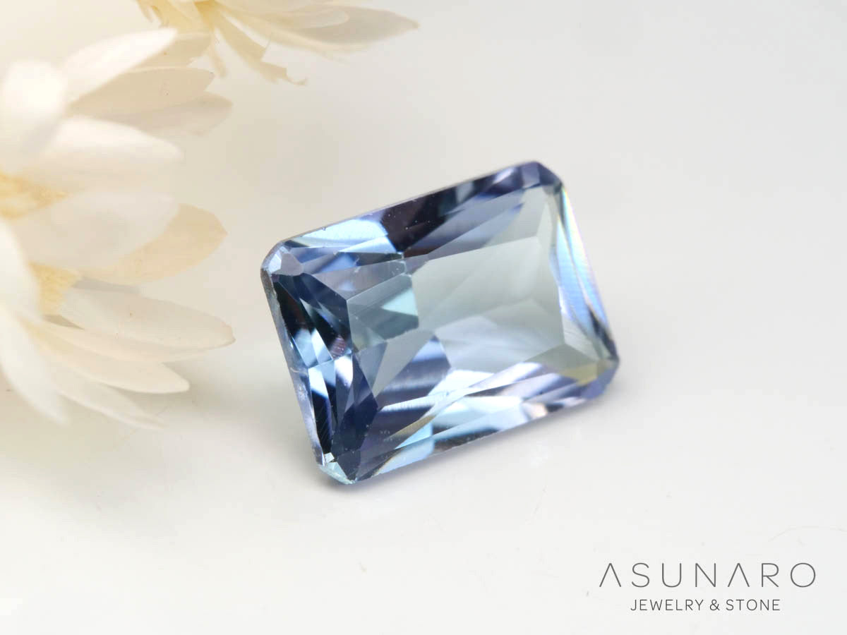 バイカラーゾイサイト（タンザナイト）エメラルドカット　タンザニア産　0.96ct【241211-2398】