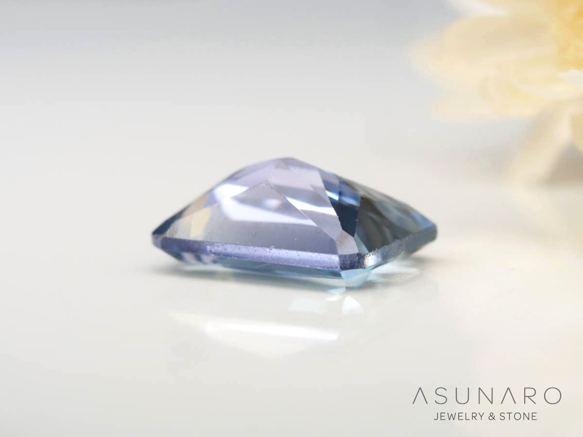 バイカラーゾイサイト（タンザナイト）エメラルドカット　タンザニア産　0.96ct【241211-2398】