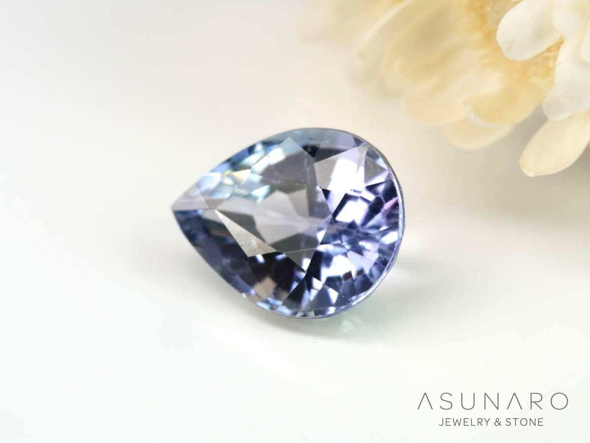 バイカラーゾイサイト（タンザナイト）ペアシェイプ　タンザニア産　1.02ct【241211-2399】