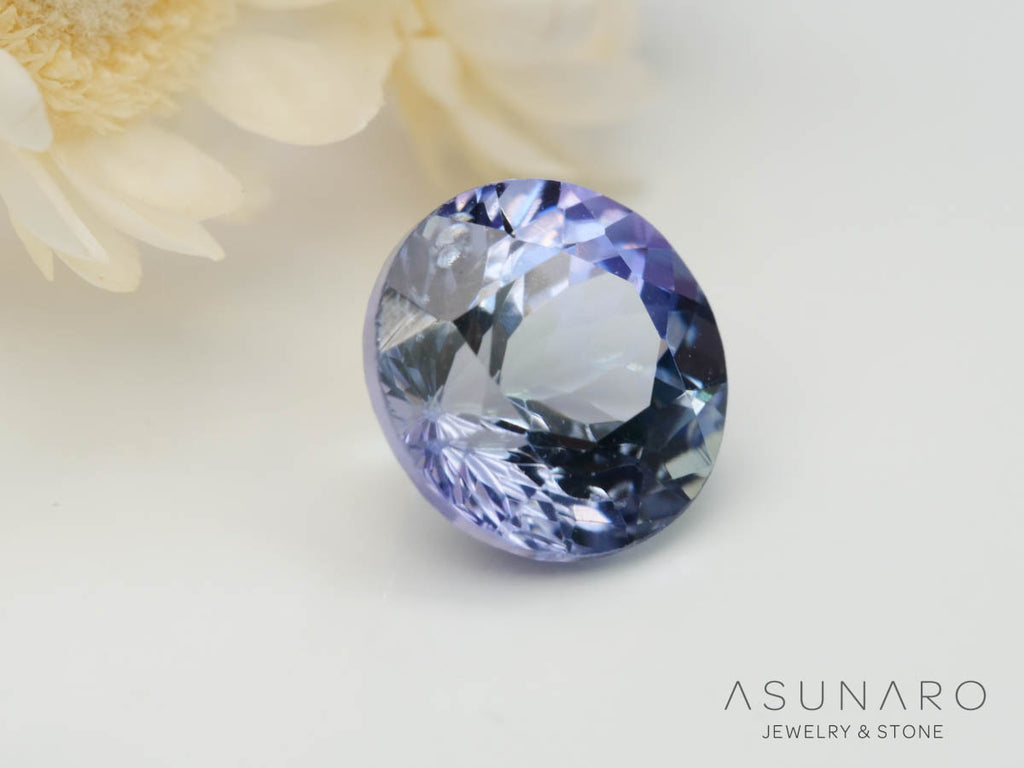 バイカラーゾイサイト（タンザナイト）ラウンドカット　タンザニア産　1.01ct【241211-2400】