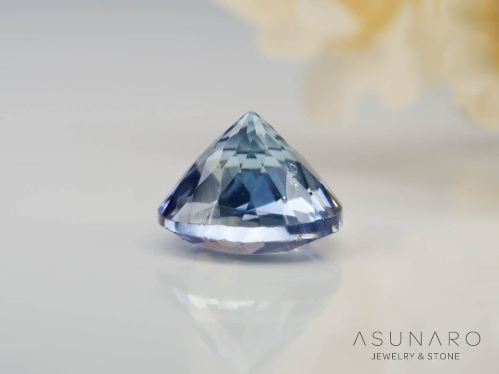 バイカラーゾイサイト（タンザナイト）ラウンドカット　タンザニア産　1.01ct【241211-2400】