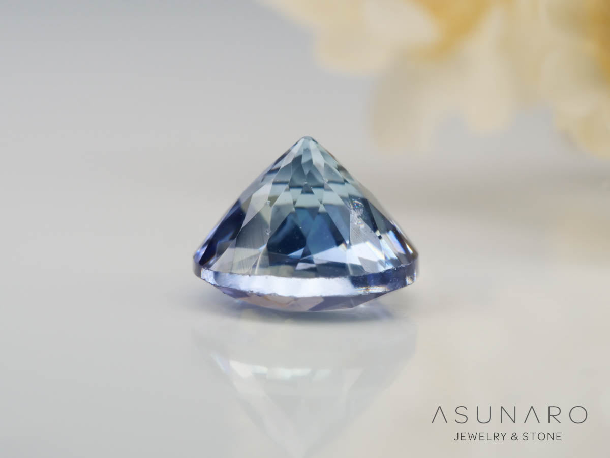 バイカラーゾイサイト（タンザナイト）ラウンドカット　タンザニア産　1.01ct【241211-2400】