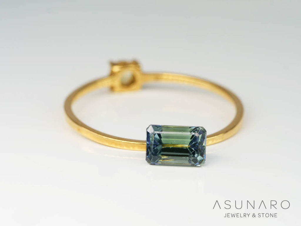 バイカラーゾイサイト（タンザナイト）エメラルドカット　タンザニア産　0.82ct【241211-2404】