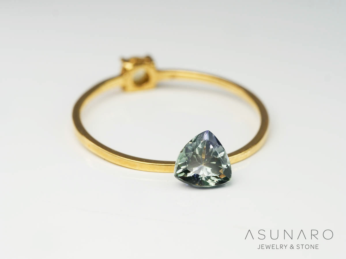 パーティーカラーゾイサイト（タンザナイト）トリリアントカット　タンザニア産　0.53ct【241211-2407】