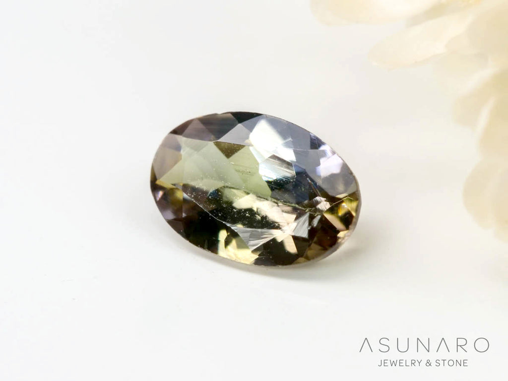 パーティーカラーゾイサイト（タンザナイト）オーバルカット　タンザニア産　0.38ct【241211-2408】