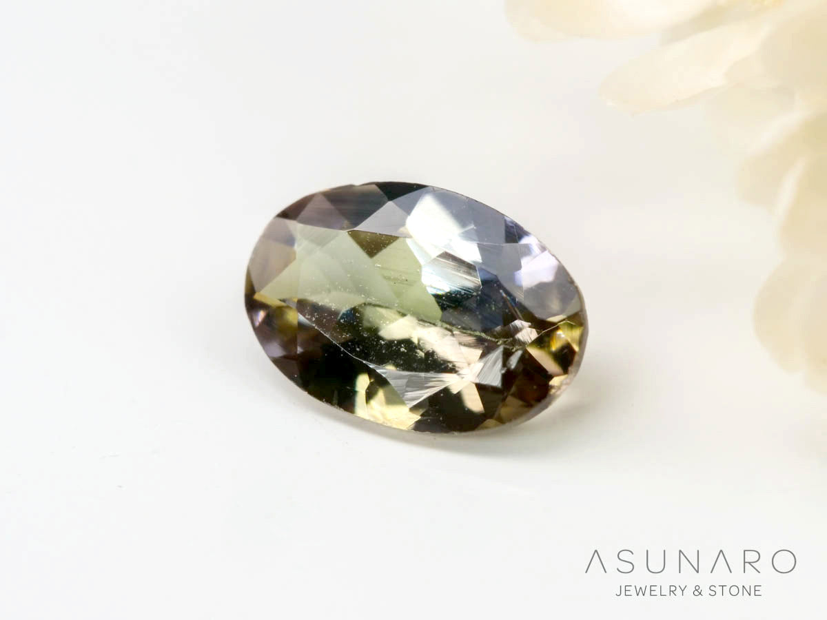 パーティーカラーゾイサイト（タンザナイト）オーバルカット　タンザニア産　0.38ct【241211-2408】