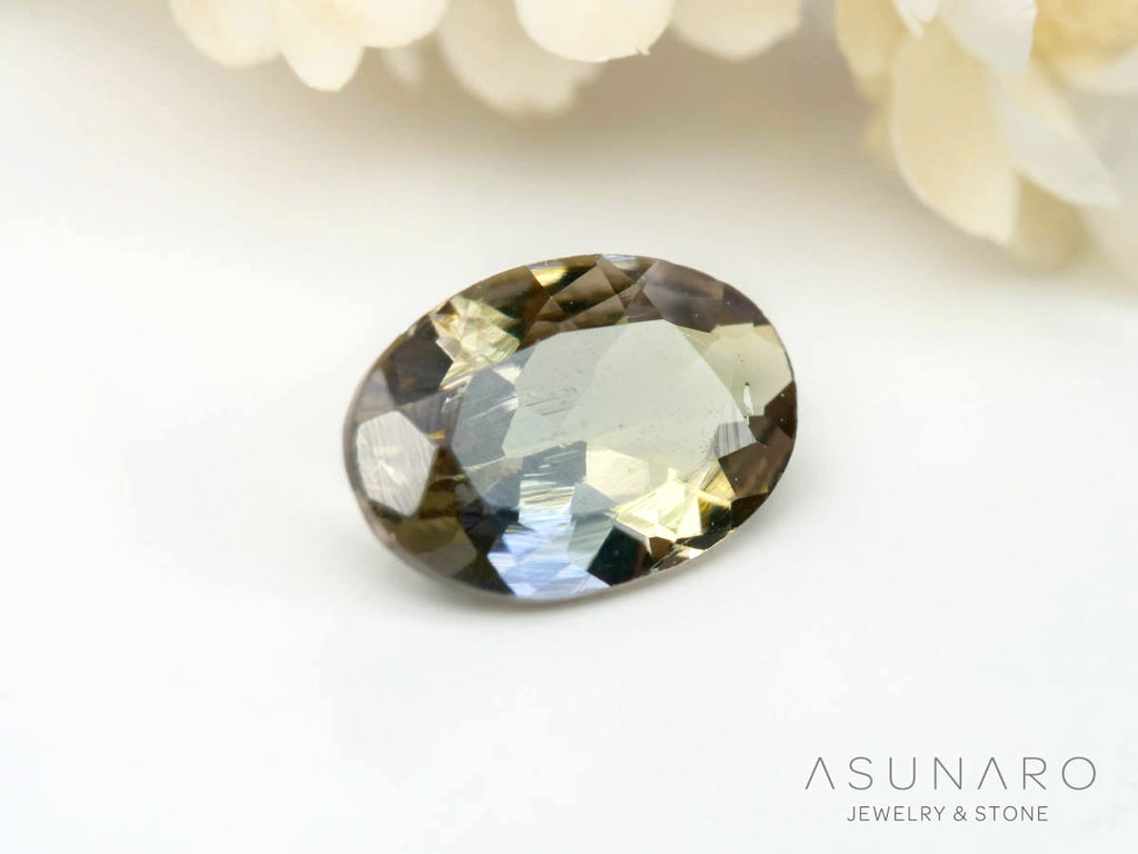 パーティーカラーゾイサイト（タンザナイト）オーバルカット　タンザニア産　0.38ct【241211-2408】