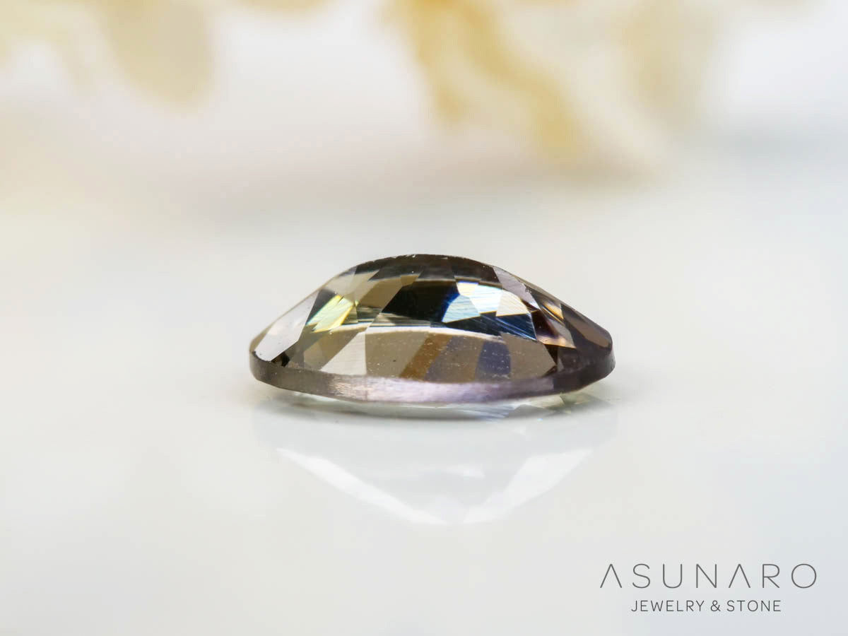 パーティーカラーゾイサイト（タンザナイト）オーバルカット　タンザニア産　0.38ct【241211-2408】