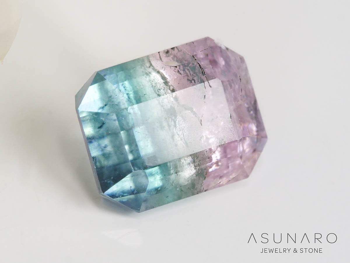 パーティーカラードトルマリン　エメラルドカット　アフガニスタン産　0.87ct【241002-2655】