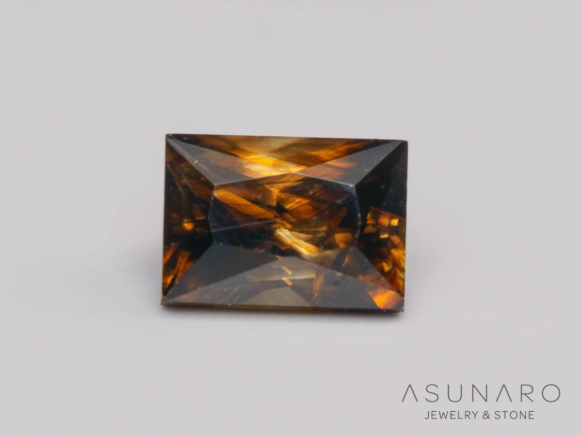 バイカラーキャシテライト  スクエアカット　ビルマ産 　0.48ct　【250508-2940】