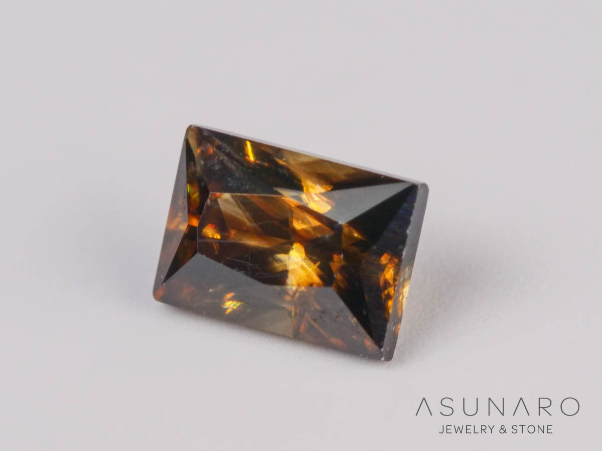 バイカラーキャシテライト  スクエアカット　ビルマ産 　0.48ct　【250508-2940】