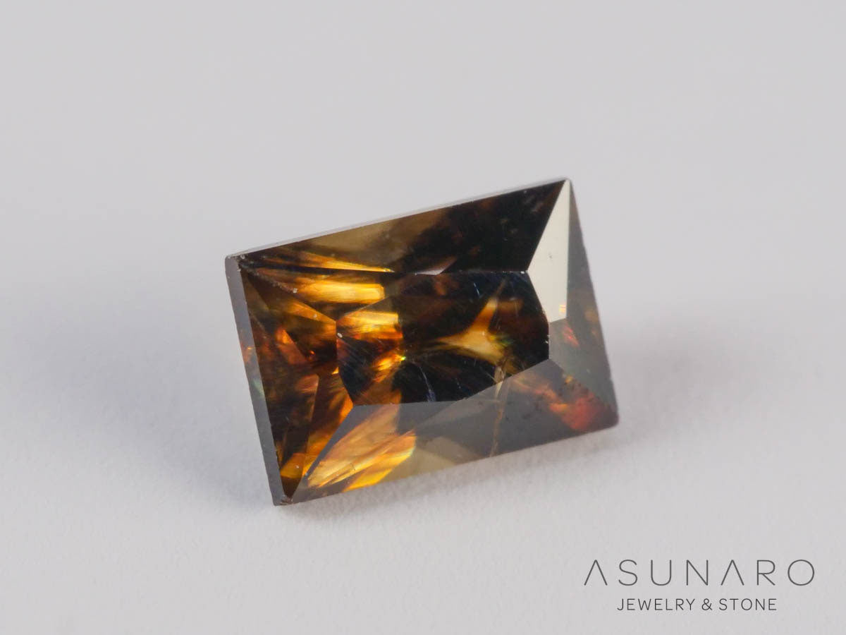 バイカラーキャシテライト  スクエアカット　ビルマ産 　0.48ct　【250508-2940】