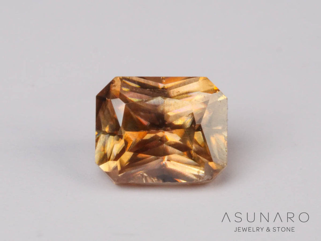 バイカラーキャシテライト  エメラルドカット　ビルマ産 　0.52ct　【250508-2949】